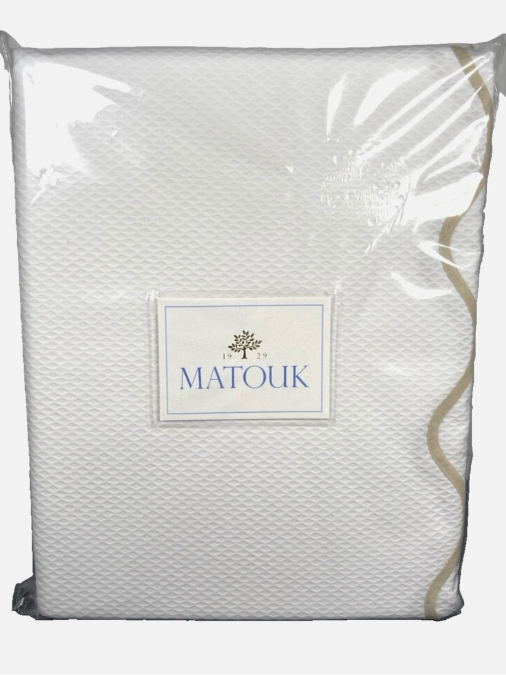 NEW Matouk King Coverlet Lanai White w/Tan Beige Scalloped Edge Portugal Luxury